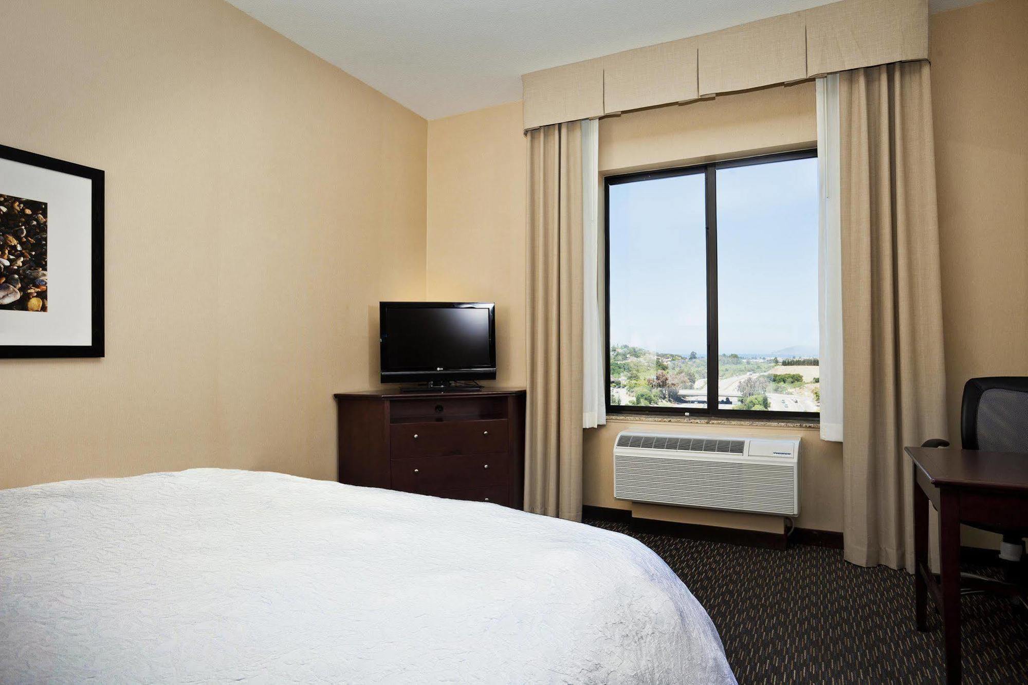 Hampton Inn & Suites Arroyo Grande Exterior photo